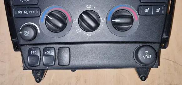 Volvo S60 Climate control unit 8697139