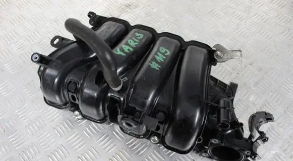 Toyota Yaris Intake manifold