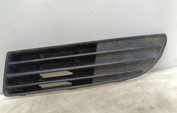 Volkswagen Polo IV 9N3 Front bumper lower grill 6Q0853665D