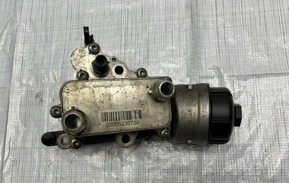 Fiat 500L Oil filter mounting bracket 55236720