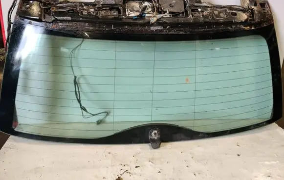 BMW 3 E46 Opening tailgate glass 43R001026