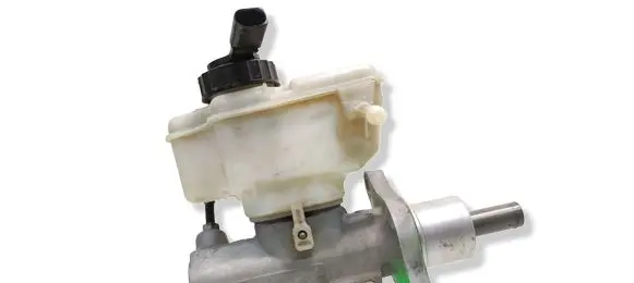 Master brake cylinder