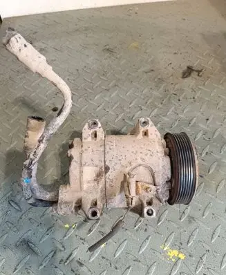 Volvo XC70 Air conditioning (A/C) compressor (pump)