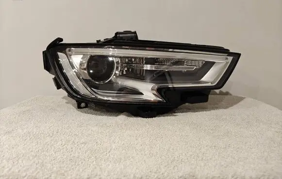 Audi A3 S3 8V Headlight/headlamp 8V0941044E