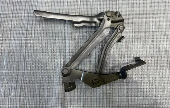 Citroen C5 Aircross Engine bonnet/hood hinges 9814189880