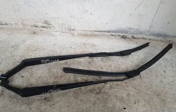 Toyota Avensis T250 Windshield/front glass wiper blade 