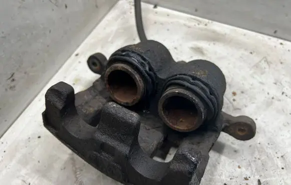 Hyundai Santa Fe Front brake caliper BC140102