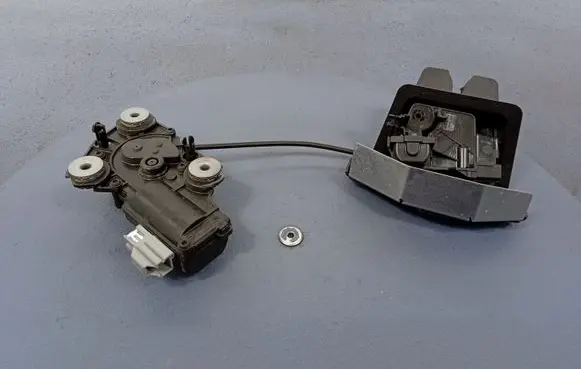 Volvo S90, V90 Tailgate/trunk/boot lock/catch/latch 31484599