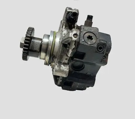 Mercedes-Benz E W211 Fuel injection high pressure pump A6420700501 0445010145