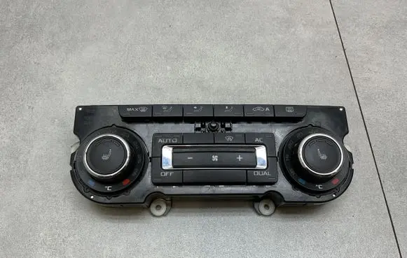Skoda Yeti (5L) Climate control unit 3T0907044CC