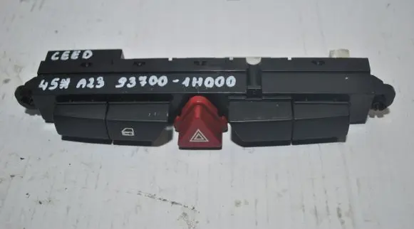 KIA Ceed Hazard light switch 937001H000