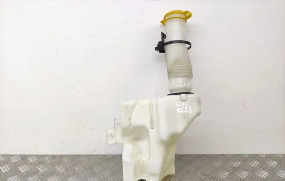 Fiat 500X Windshield washer fluid reservoir/tank