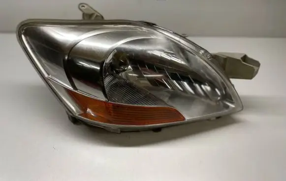 Toyota Yaris Headlight/headlamp 8113052750