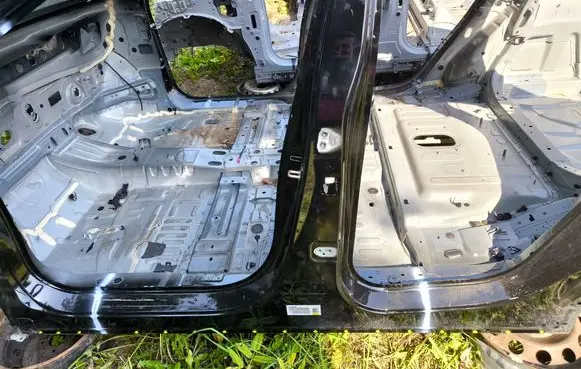 Peugeot 3008 III Pillar (middle) 