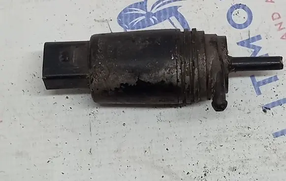 BMW 5 E39 Headlight washer pump 67128377613