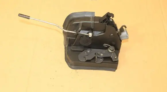 BMW X5 E53 Rear door lock 8402602