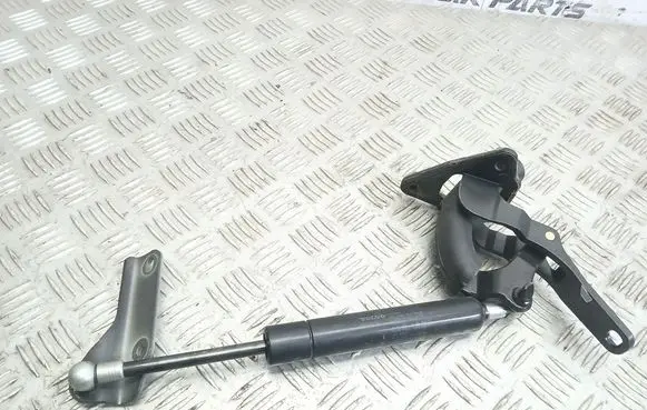 Volvo XC70 Tailgate/trunk strut/damper 8643039