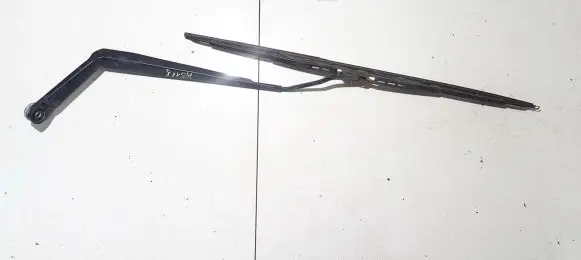 Front wiper blade arm