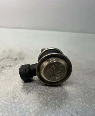 Volkswagen Golf IV EGR valve 06A131351