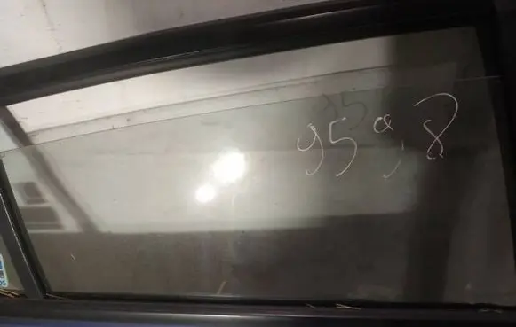 Honda Insight Rear door window glass as2