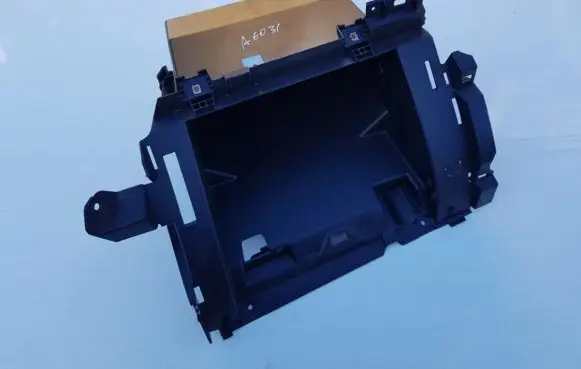 Ford Kuga I Glove box