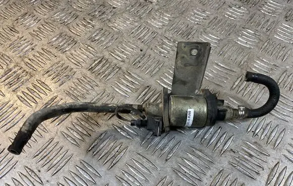 BMW 5 E60 E61 Webasto auxiliary heater fuel pump 9122390
