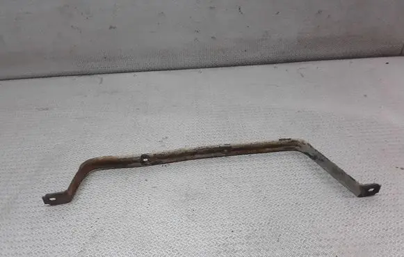 Fuel tank mounting bracket