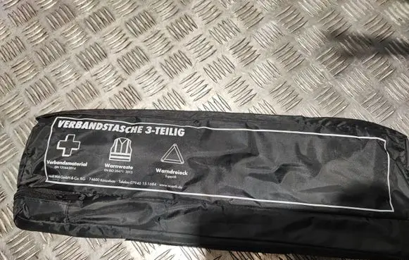 BMW 5 F10 F11 First aid kit 86824694