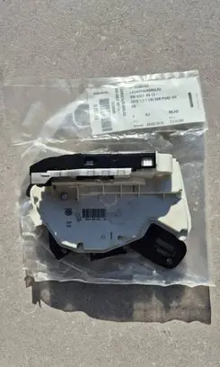 Volkswagen Golf VII Rear door lock 5K4839016Q 49493010 T239345