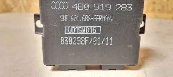 Audi A4 S4 B5 8D Parking PDC control unit/module 4b0919283