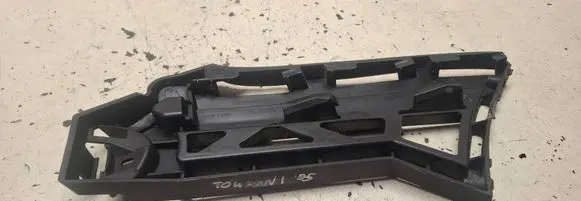 Volkswagen Touran I Front bumper mounting bracket 1T0807178 DNW13400