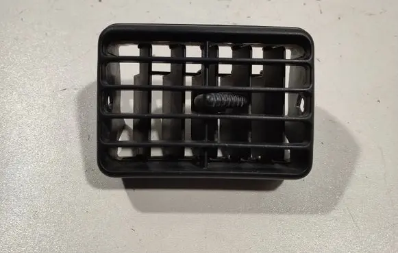 Toyota Hilux (N140, N150, N160, N170) Quarter panel pressure vent 35063