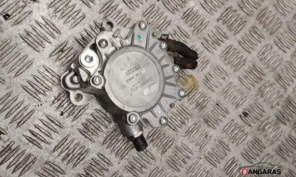 Volkswagen PASSAT B6 Vacuum pump b17906
