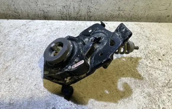 Jeep Grand Wagoneer Spare wheel mounting bracket 0015237