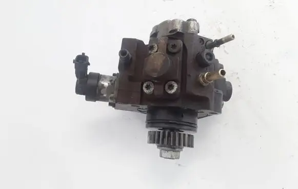 Renault Master III Fuel injection high pressure pump 8201024003