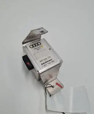 Audi A2 Sound amplifier 8Z0035223
