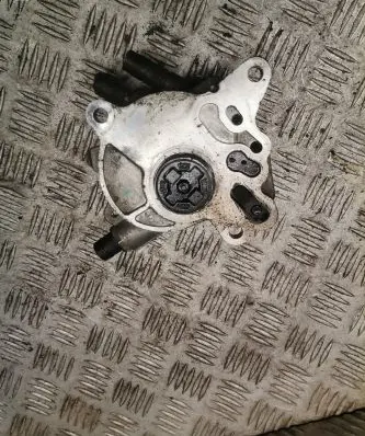 Volkswagen PASSAT B6 Vacuum pump 03g145209c