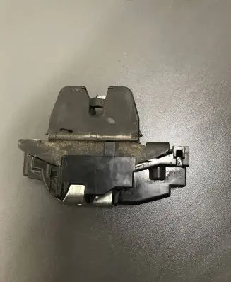 Peugeot 207 Tailgate/trunk/boot lock/catch/latch 9671153780 2502192447