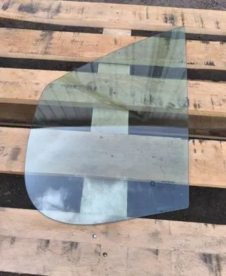 Opel Vivaro Rear vent window glass DOT24AS2M25 43R00049