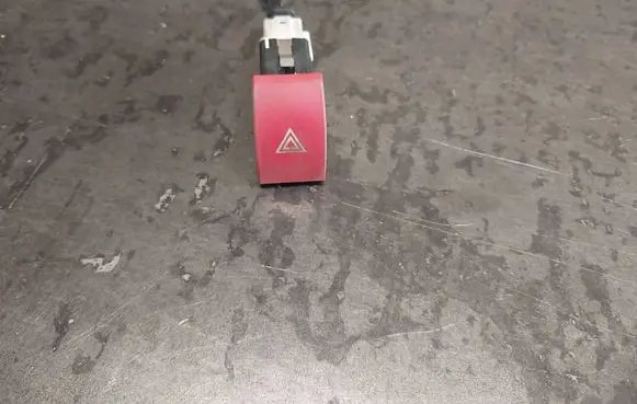 Skoda Octavia Mk2 (1Z) Hazard light switch 1Z0953235A