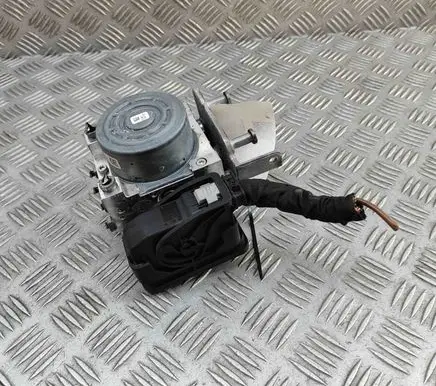 Mercedes-Benz C W205 ABS Pump A2539011400