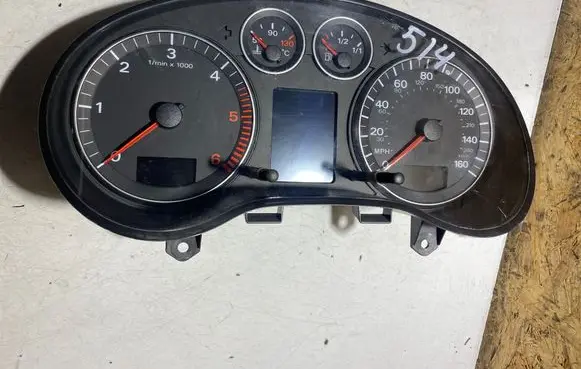 Audi A3 S3 8P Speedometer (instrument cluster) 8P0920981K