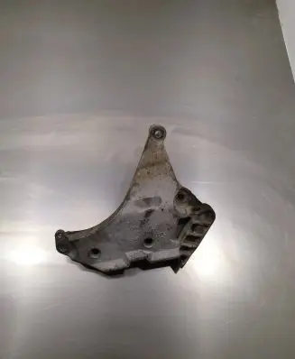 Volkswagen PASSAT B6 Engine mounting bracket 03l199207