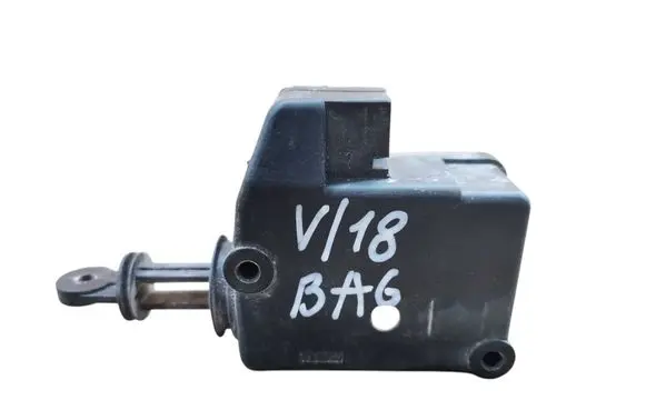 Volvo S40, V40 Tailgate lock latch 30899699
