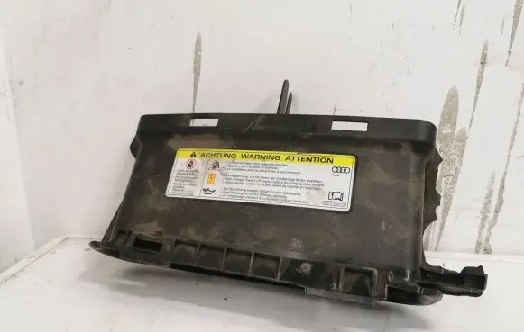 Audi Q7 4M Air intake duct part