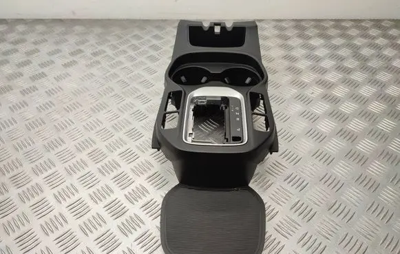 Hyundai Santa Fe Other center console (tunnel) element 846502WFP0 846522W101 846532WCA1
