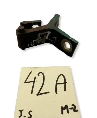 Audi A3 S3 8L Rear door lower hinge 8L0833401