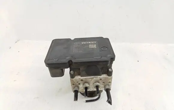 Volvo V70 ABS Pump P30681619 8G9N2C405AC