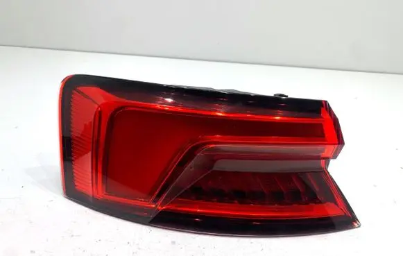 Audi A5 Rear/tail lights 8W6945091C
