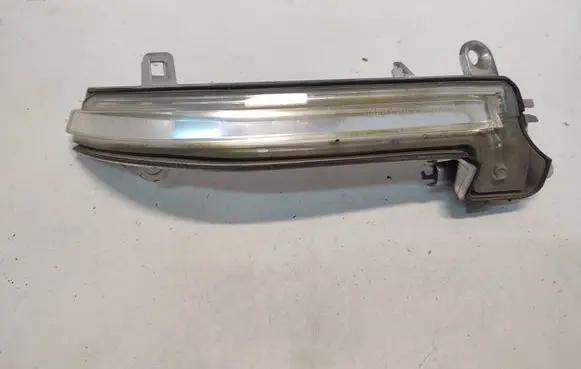 BMW 3 F30 F35 F31 Mirror indicator light 63137280772